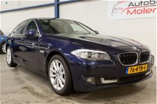 BMW 5-serie - 525d High Executive /NAVI/LEDER/PDC/CAMERA/ONDERHOUD