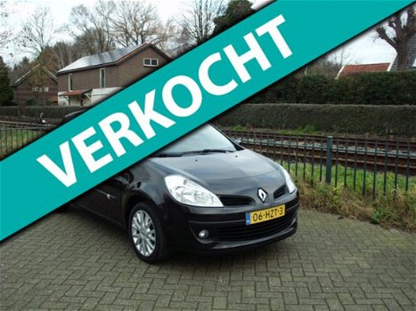 Renault Clio - 1.2-16V Collection Airco/CC/5deurs/nieuwe distributie RIJKLAAR - 1