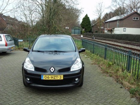 Renault Clio - 1.2-16V Collection Airco/CC/5deurs/nieuwe distributie RIJKLAAR - 1