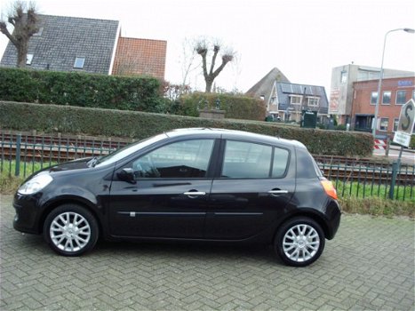 Renault Clio - 1.2-16V Collection Airco/CC/5deurs/nieuwe distributie RIJKLAAR - 1