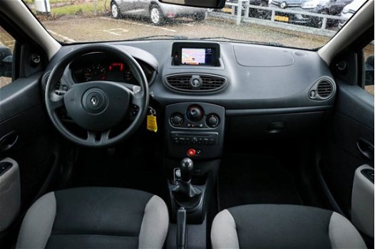 Renault Clio - 1.2 Special Line 5drs | Navigatie - 1