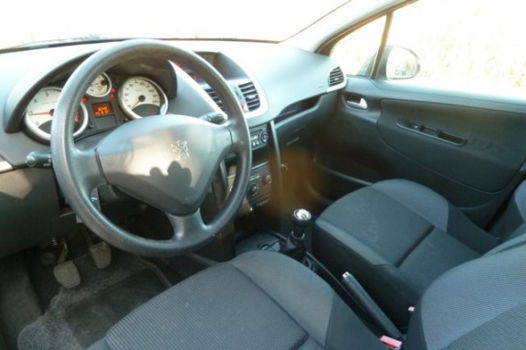 Peugeot 207 - XS 1.6 HDI 92PK - 1