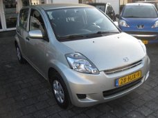 Daihatsu Sirion 2 - 1.0-12V Premium