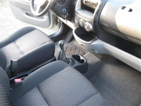 Daihatsu Sirion 2 - 1.0-12V Premium - 1