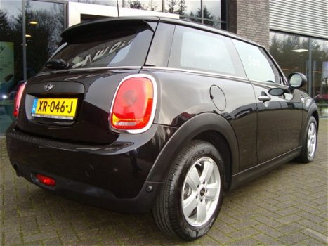 Mini Mini One - 1.2 75pk 6-bak First Chili Business JCW-stuurwiel, StartenStop, N - 1