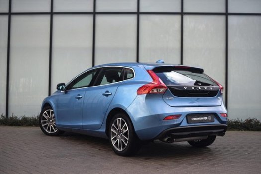 Volvo V40 - 1.6 T2 Momentum - 1