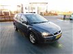 Ford Focus Wagon - 1.6-16V Futura CRUISE CONTROL LMV - 1 - Thumbnail