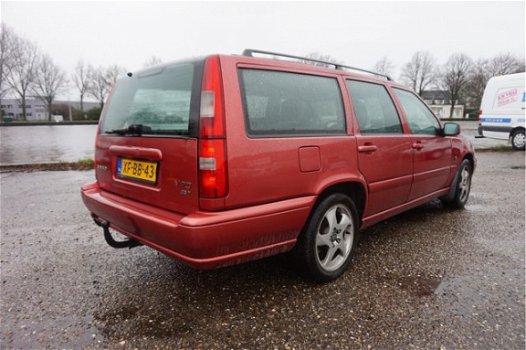 Volvo V70 - 2.4 T Comfort , AUTOMAAT, HALF LEDER, CRUISE, STOELVERWARMING, NAVI, APK 04-05-2020, REC - 1