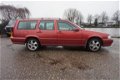 Volvo V70 - 2.4 T Comfort , AUTOMAAT, HALF LEDER, CRUISE, STOELVERWARMING, NAVI, APK 04-05-2020, REC - 1 - Thumbnail