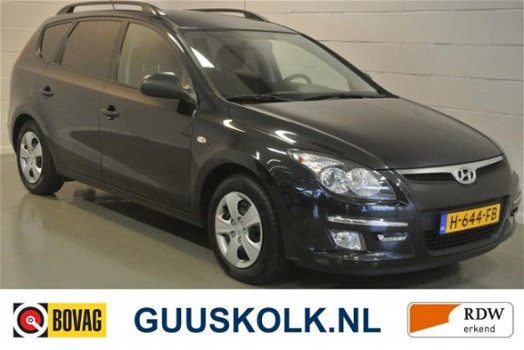 Hyundai i30 CW - I30cw Wagon 1.6 Comfort / Airco/ Trekhaak/ bj. 2010 - 1