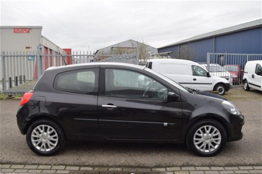 Renault Clio - 1.5 dCi Dynamique Luxe | Airco | Cruise | NAP + APK 7-2020 - 1