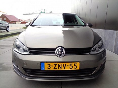 Volkswagen Golf - 1.2 TSi 5drs /Clima/Park Assist / Stoelverwarming - 1