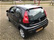 Peugeot 107 - 1.0-12V Sportium Leuke 107, 5 DEURS, ZWART, AIRCO - 1 - Thumbnail