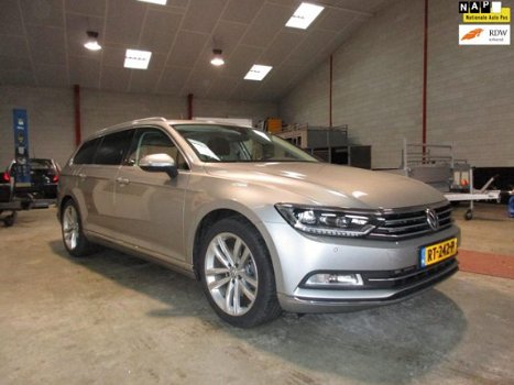 Volkswagen Passat Variant - 2.0 TDI Business Edition R automaat -Led, Leer - 1