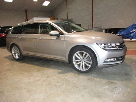 Volkswagen Passat Variant - 2.0 TDI Business Edition R automaat -Led, Leer - 1