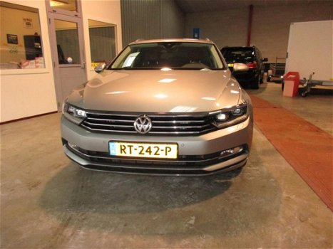 Volkswagen Passat Variant - 2.0 TDI Business Edition R automaat -Led, Leer - 1