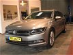 Volkswagen Passat Variant - 2.0 TDI Business Edition R automaat -Led, Leer - 1 - Thumbnail