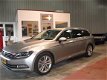 Volkswagen Passat Variant - 2.0 TDI Business Edition R automaat -Led, Leer - 1 - Thumbnail