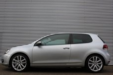 Volkswagen Golf - 1.4 TSI Highline / DSG / LEDER / 18'' LMV / PARK-ASSIST / NAVI / 160PK / STOELVERW