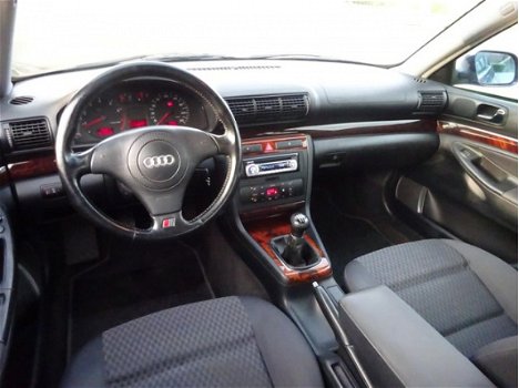 Audi A4 - 2.4 V6 Advance *apk:06-2020* AIRCO/cruise - 1