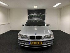 BMW 3-serie Touring - 318i Executive 2001 Grijs AIRCO / NAP
