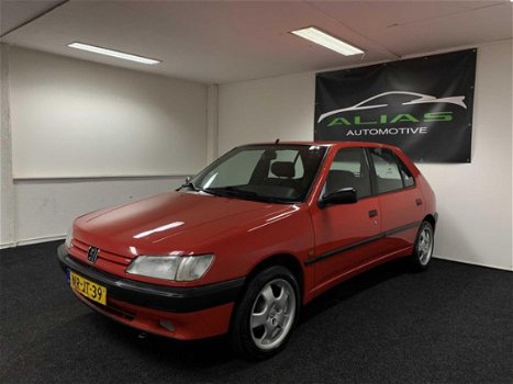 Peugeot 306 - 1.9 XRD Belfort 1996 Rood - 5-deurs - Bluetooth-AUX-USB - 1