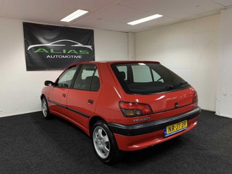 Peugeot 306 - 1.9 XRD Belfort 1996 Rood - 5-deurs - Bluetooth-AUX-USB - 1