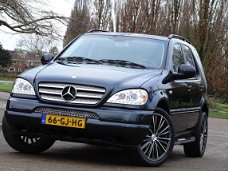 Mercedes-Benz M-klasse - 320 V6 217PK 4x4 LED *NAP