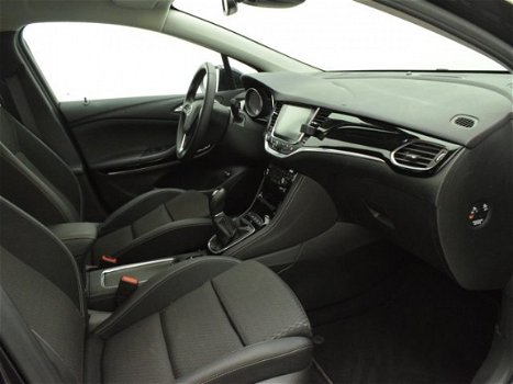 Opel Astra - 1.4T 150pk Innovation | Navi | Trekhaak | PDC v+a | Camera | AGR Seats - 1