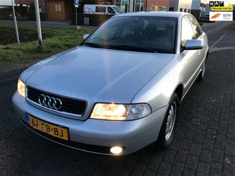 Audi A4 - 1.6 Advance * APK - 1