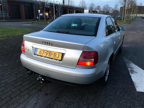 Audi A4 - 1.6 Advance * APK - 1