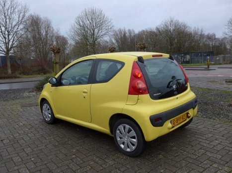 Peugeot 107 - 1.0-12V XR *ZEER MOOIE AUTO*APK 30-11-2020 - 1