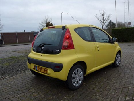 Peugeot 107 - 1.0-12V XR *ZEER MOOIE AUTO*APK 30-11-2020 - 1