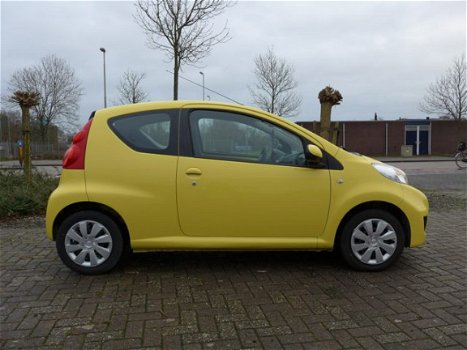 Peugeot 107 - 1.0-12V XR *ZEER MOOIE AUTO*APK 30-11-2020 - 1