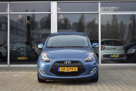 Hyundai ix20 - 1.6i Go Automaat met fietsdrager - 1