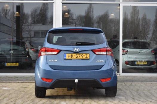 Hyundai ix20 - 1.6i Go Automaat met fietsdrager - 1