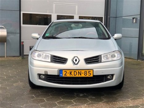 Renault Mégane - C-C 1.6 16V Privilège Comfort - 1