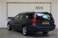 Volvo V70 - 2.4 T Comfort Line automaat, trekhaak, elektrische stoelen - 1 - Thumbnail