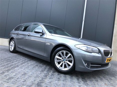 BMW 5-serie Touring - 520d Aut High Ex Comfortstoelen Xenon Navi proff Leder - 1