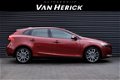 Volvo V40 - 2.0 D4 Momentum Business / Navi / Cruise / Nette staat - 1 - Thumbnail