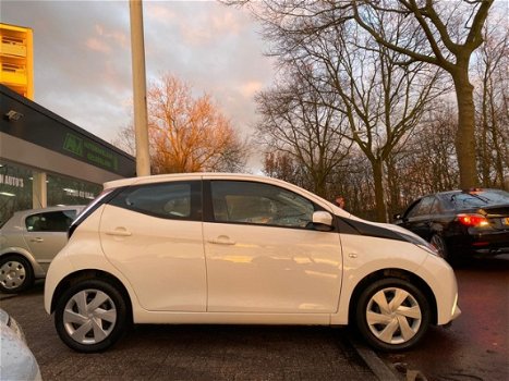 Toyota Aygo - 1.0 VVT-i x-nav 1e Eigenaar/Nw Apk/Cruise/Camera - 1