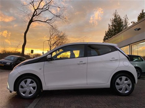 Toyota Aygo - 1.0 VVT-i x-nav 1e Eigenaar/Nw Apk/Cruise/Camera - 1