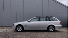 BMW 5-serie Touring - 520i Lifestyle Edition | Leer | Schuifdak | Automaat | Navigatie | APK & Beurt