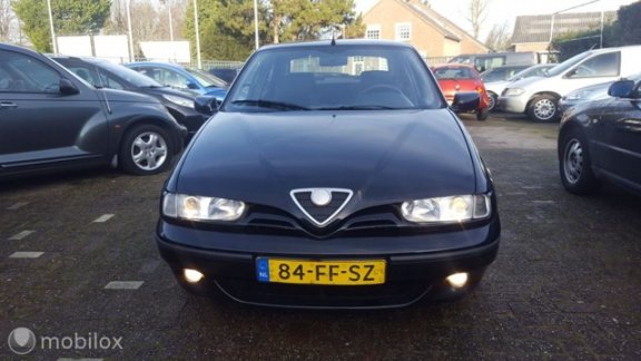 Alfa Romeo 146 - 1.6-16V T.Spark L/Airco/Sportvelgen/Radio/Apk - 1