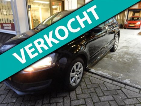 Volkswagen Polo - 1.6 TDI BlueMotion Highline airco, navi, stoelverwarming klein deuk op de linkervo - 1