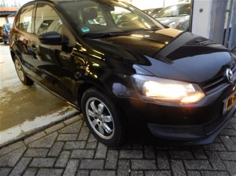 Volkswagen Polo - 1.6 TDI BlueMotion Highline airco, navi, stoelverwarming klein deuk op de linkervo - 1