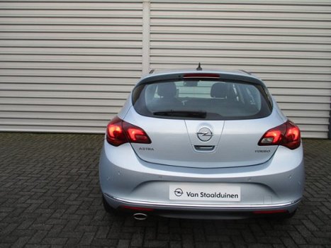 Opel Astra - 1.4 Turbo Sport + 140pk, Navigatie, 18 inch velgen, Camera, Rijklaarprijs - 1