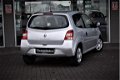 Renault Twingo - 1.2 Dynamique / Airco / NAP / 2e eigenaar - 1 - Thumbnail