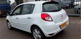 Renault Clio - 1.5 dCi Collection , met AIRCO en aflevering met nieuw APK - 1 - Thumbnail