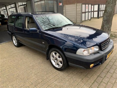 Volvo V70 - XC 2.4 T AWD Comfort APK NAP 2de Eigenaar - 1